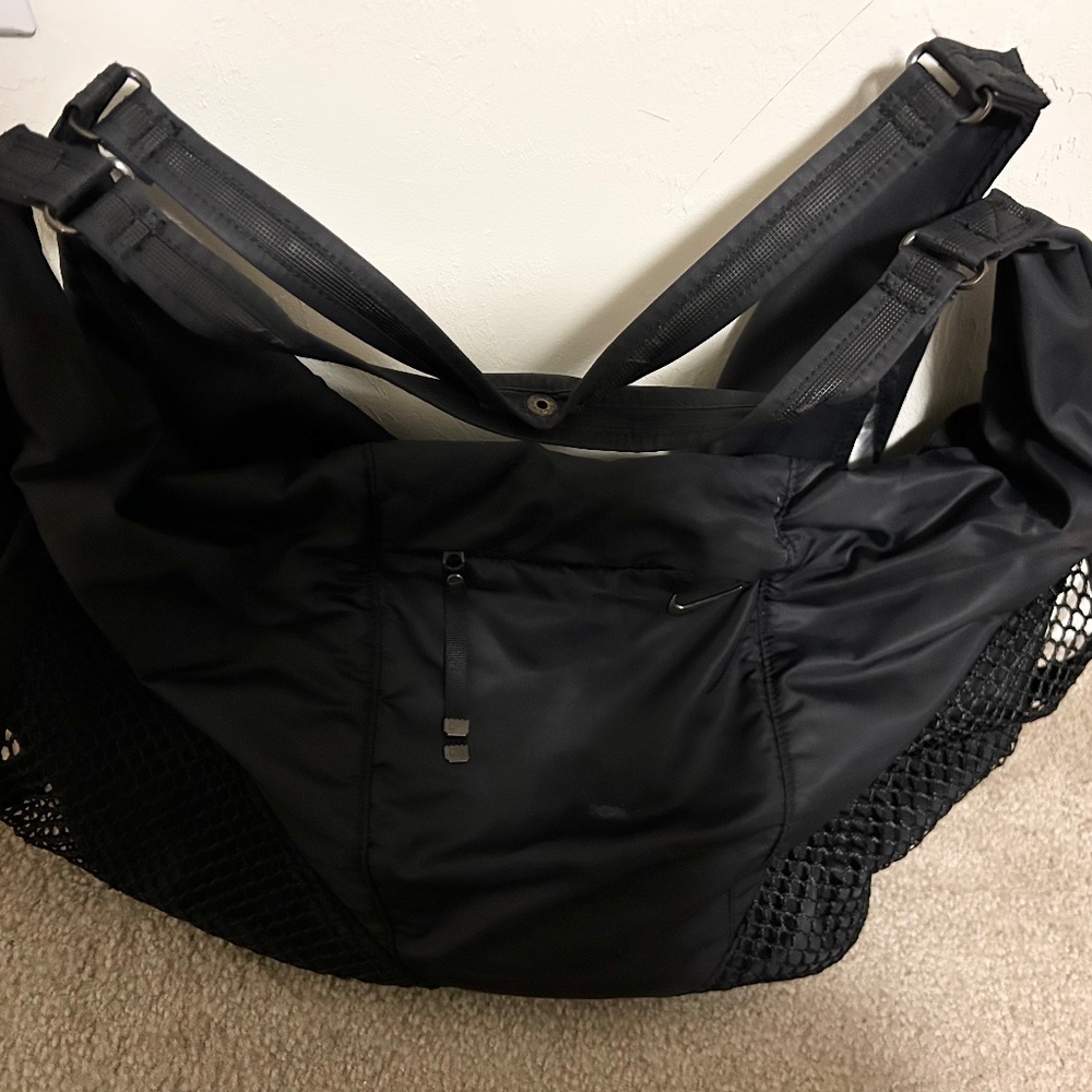 Nike Women's Yoga Mat Gym Shoulder Purse Tote Athletic Bag Duffle Black